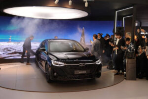 لوکس ترین سدان مونتاژ شده ی ایران؛ آریزو 8